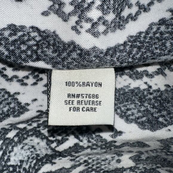 Miss Selfie Black & White Snakeskin Print Open Blazer – Size XL - Picture 6 of 9